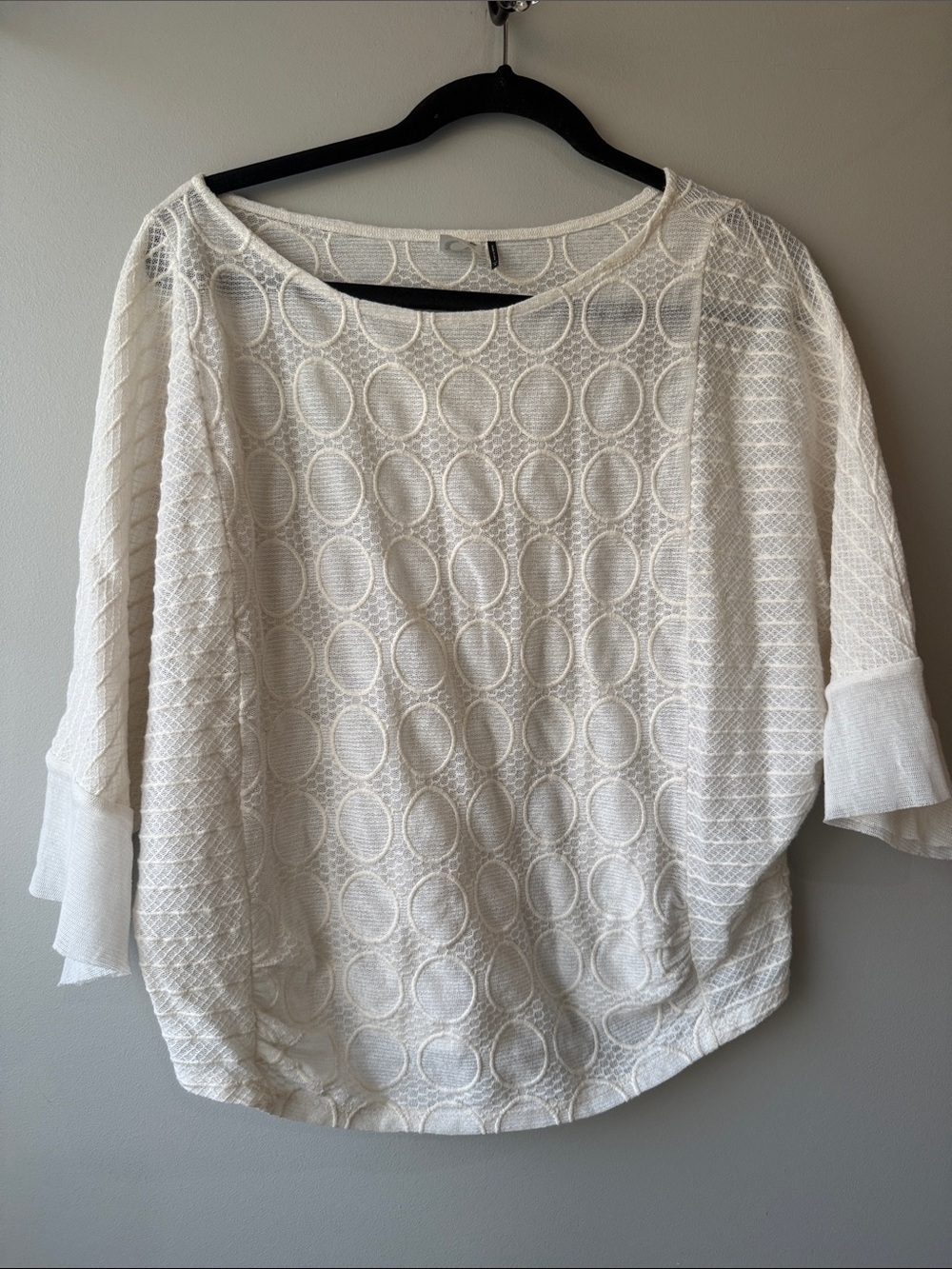 Akemi + Kin Women's Cream Circle Lace Bell-Sleeve Blouse embroidered mesh M